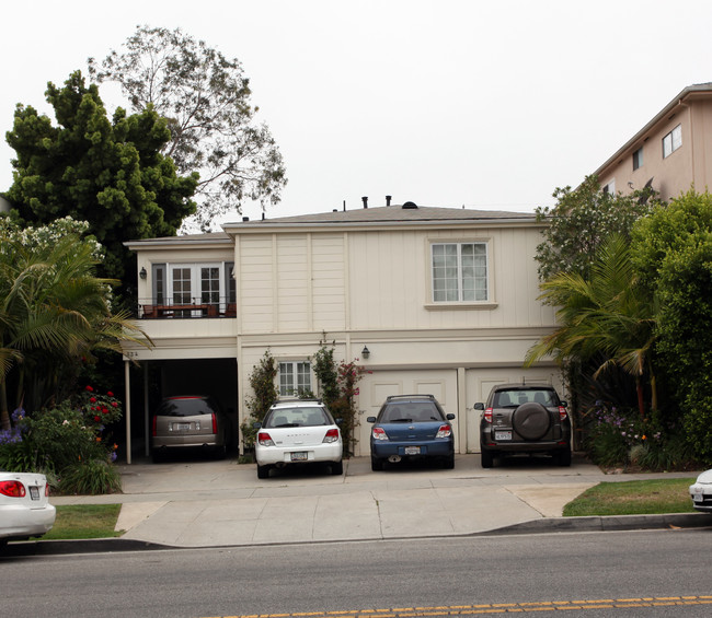 834 Lincoln Blvd in Santa Monica, CA - Foto de edificio - Building Photo