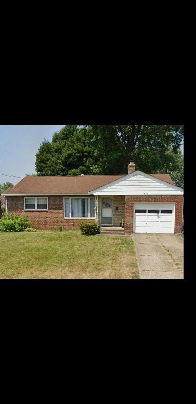 property at 515 Valleyview Ave NW