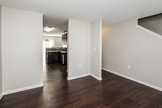 2836 Meadow Creek Dr in Dallas, NC - Building Photo - Building Photo