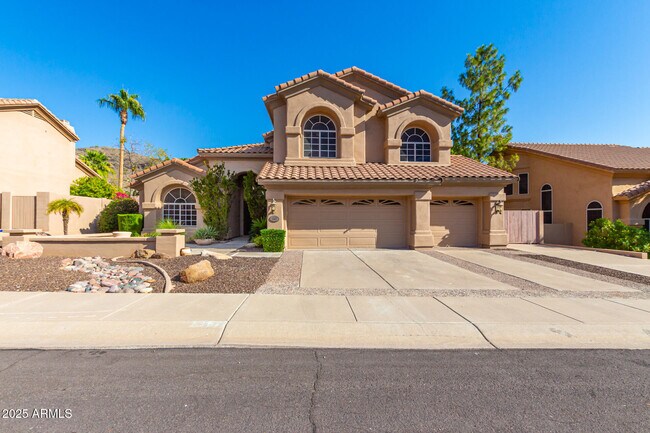 property at 1367 E Desert Flower Ln