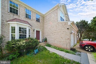 8645 Huddersfield Way in Bristow, VA - Building Photo - Building Photo