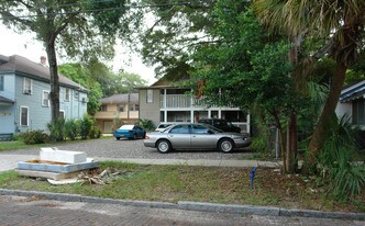 945 Crescent Lake Dr N in St. Petersburg, FL - Building Photo