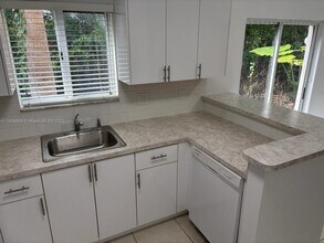 1320 SE 31st Ct in Homestead, FL - Building Photo - Building Photo