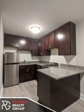 1435 N Dearborn St, Unit B4 in Chicago, IL - Building Photo - Building Photo