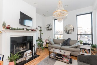 1753 W Chicago Ave in Chicago, IL - Building Photo - Building Photo