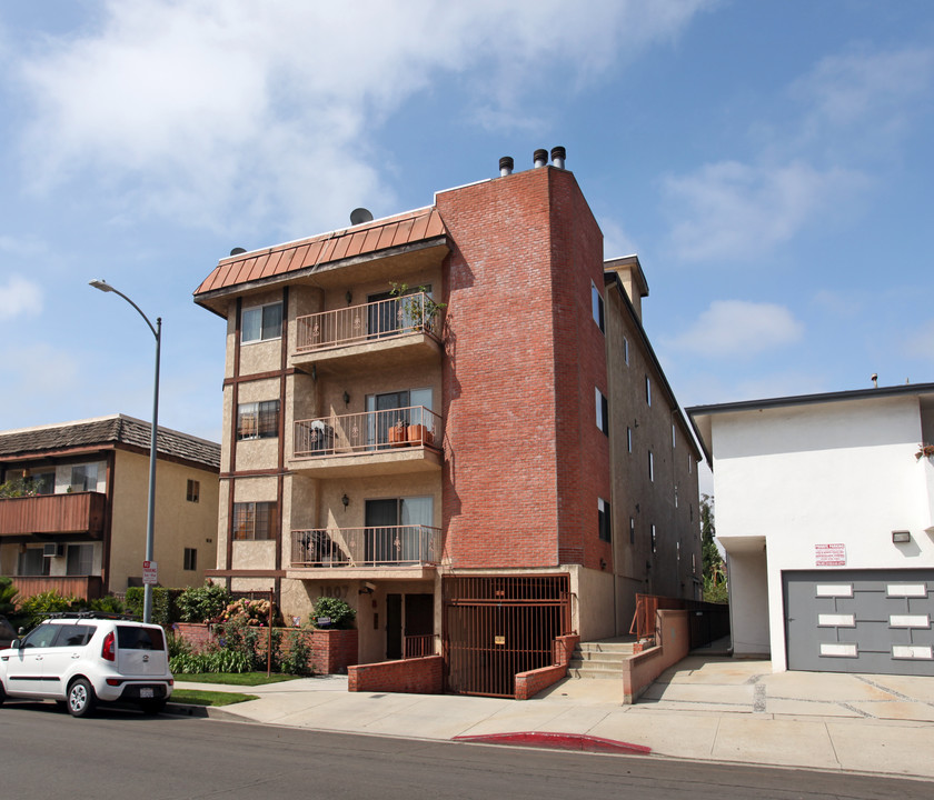 1807 Corinth Ave in Los Angeles, CA - Building Photo