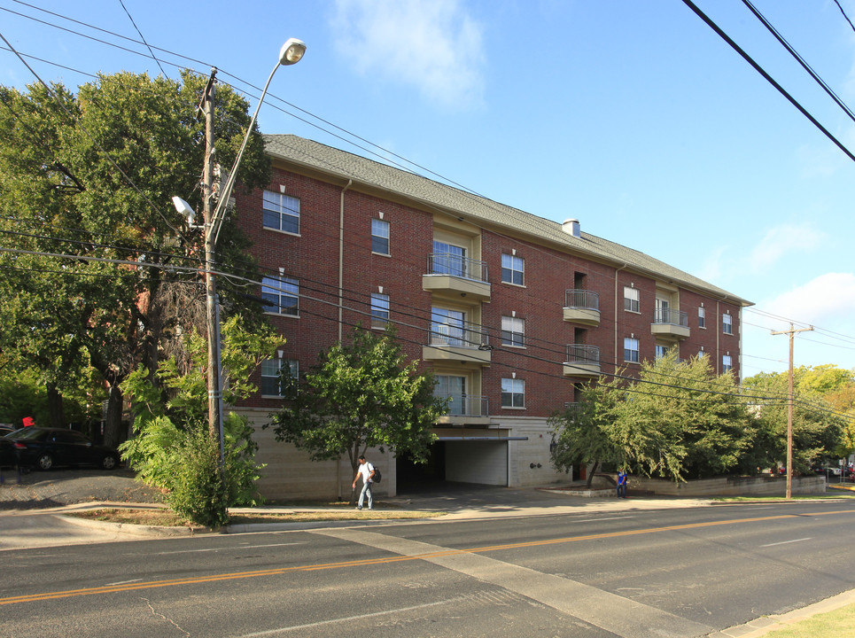 Park Place Apartments in Austin, TX - Building Photo