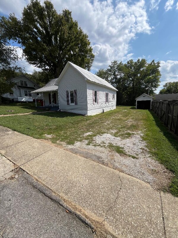 214 College Ave E in Carthage, TN - Building Photo - Building Photo