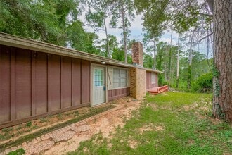 201 Ivanhoe Dr E in Woodville, TX - Building Photo - Building Photo