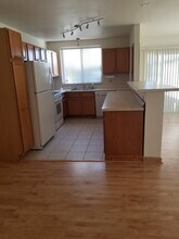 290 N Westgate Rd, Unit 216 in Mount Prospect, IL - Foto de edificio - Building Photo