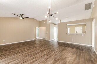 547 Brentford Ct in Kissimmee, FL - Building Photo - Building Photo