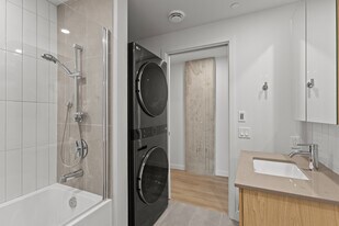 ELAN in Montréal, QC - Building Photo