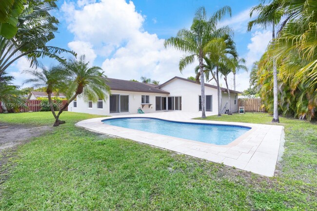 13530 SW 109th Terrace in Miami, FL - Building Photo - Building Photo