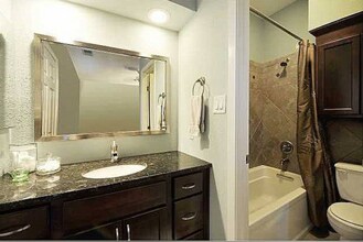 303 W 35th St in Austin, TX - Building Photo - Building Photo