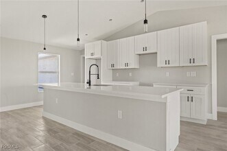 1422 NE 19th Pl in Cape Coral, FL - Building Photo - Building Photo