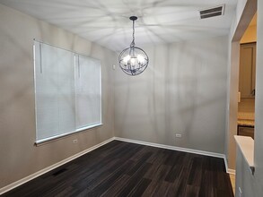 2805 Vernal Ln in Naperville, IL - Building Photo - Building Photo