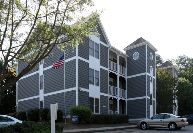 Camden Pointe Apartments in Durham, NC - Foto de edificio - Building Photo
