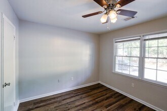 406 Russell Pkwy-Unit -Shamrock-02 in Warner Robins, GA - Building Photo - Building Photo