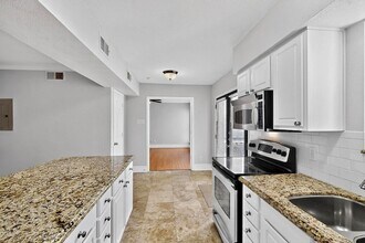7736 Meadow Rd, Unit 203 in Dallas, TX - Building Photo - Building Photo