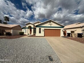 8136 W Laurel Ln in Peoria, AZ - Building Photo - Building Photo