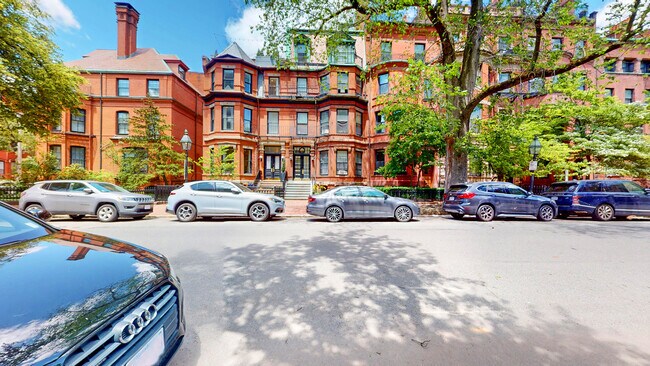 property at 287 Marlborough St