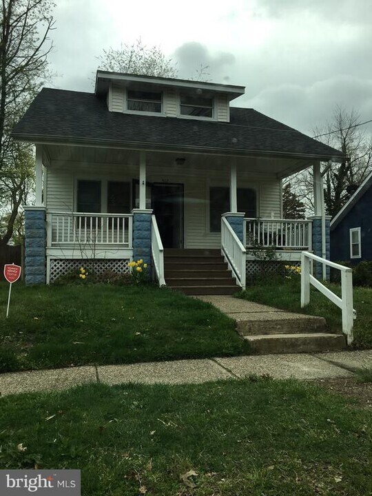 517 Myrtle Ave in Lindenwold, NJ - Building Photo