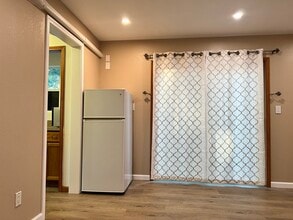 1871 Peach Pl, Unit 2 in Concord, CA - Foto de edificio - Building Photo