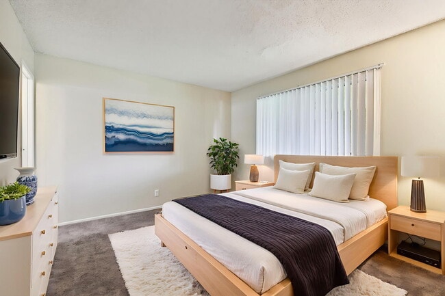 Casa Moreno Apartments in La Puente, CA - Building Photo - Building Photo