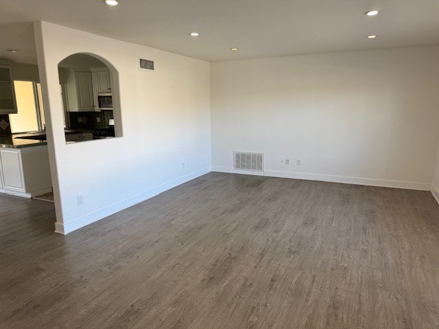 23056 Lanark St in Canoga Park, CA - Building Photo - Building Photo