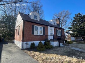 231 S Clark Ave in Ferguson, MO - Building Photo - Building Photo