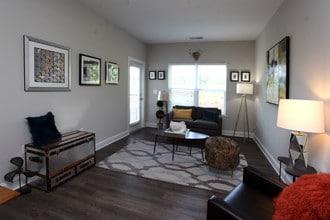 Retreat at the Park in Burlington, NC - Building Photo - Building Photo