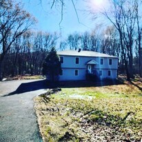316 Stonetown Rd in Ringwood, NJ - Building Photo