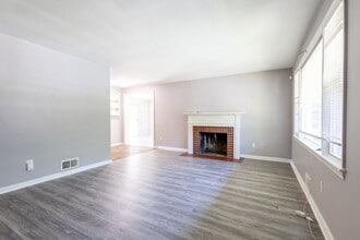 121 Cree Dr in Oxon Hill, MD - Building Photo - Building Photo