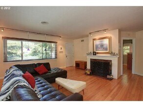 7280 SW 83rd Ave in Portland, OR - Building Photo - Building Photo