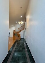 18406 Tuba St in Los Angeles, CA - Foto de edificio - Building Photo