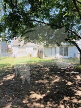 1705 E Cherokee Ave in Enid, OK - Foto de edificio - Building Photo