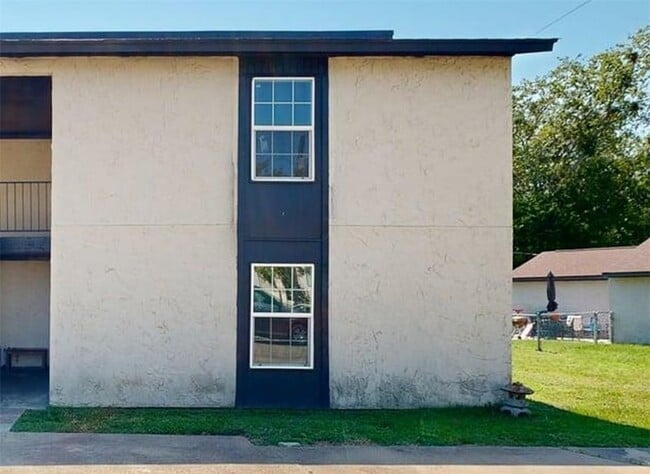 property at 1524 Pine Ridge Dr