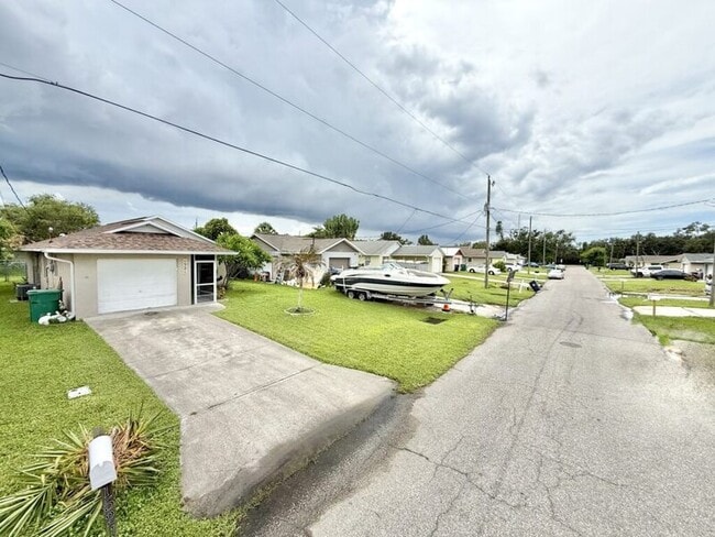 1521 13th St W in Palmetto, FL - Building Photo - Building Photo