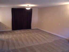 7451 NE 146th St, Unit Finn Hill in Kenmore, WA - Building Photo - Building Photo