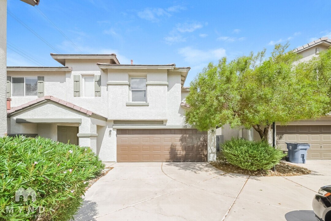 10352 Keystone Pastures St in Las Vegas, NV - Building Photo