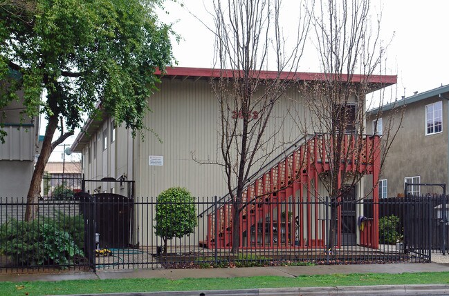 2653 2nd Ave in Sacramento, CA - Foto de edificio - Building Photo