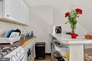 916 Pine St in Philadelphia, PA - Building Photo