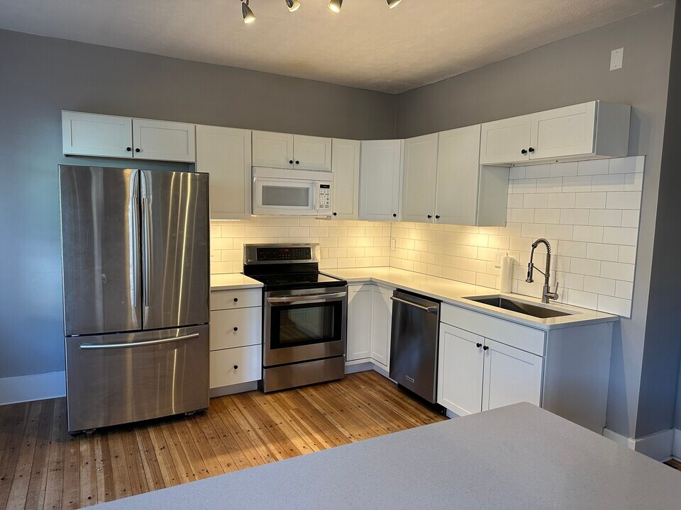 248 Perrine St, Unit 246 in Dayton, OH - Building Photo