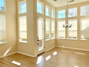 40243 Legend Rose Terrace in Fremont, CA - Foto de edificio - Building Photo