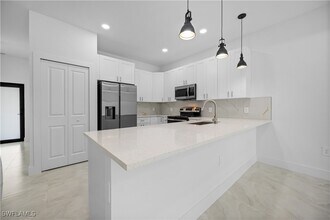 2400 Wanda Ave N in Lehigh Acres, FL - Building Photo - Building Photo