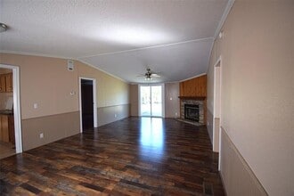 6000 Spring Creek Pkwy in Malakoff, TX - Building Photo - Building Photo