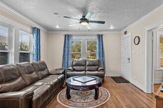 1526 Lawson St in Houston, TX - Building Photo - Building Photo