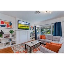 820 SW 26th Rd in Miami, FL - Building Photo
