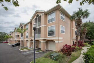 5303 Bay Club Cir in Tampa, FL - Building Photo - Building Photo