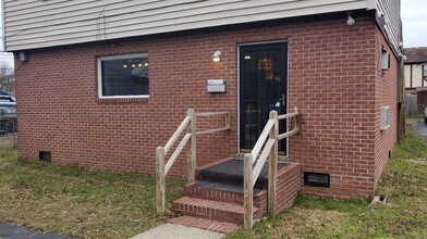 1568 N King St-Unit -A in Hampton, VA - Building Photo - Building Photo